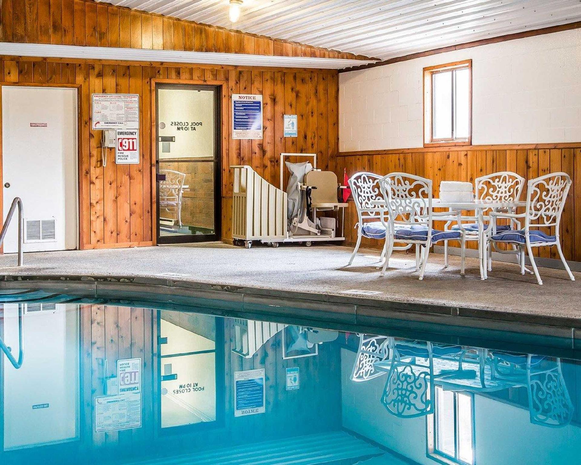 Travelodge By Wyndham Ливингстон Экстерьер фото