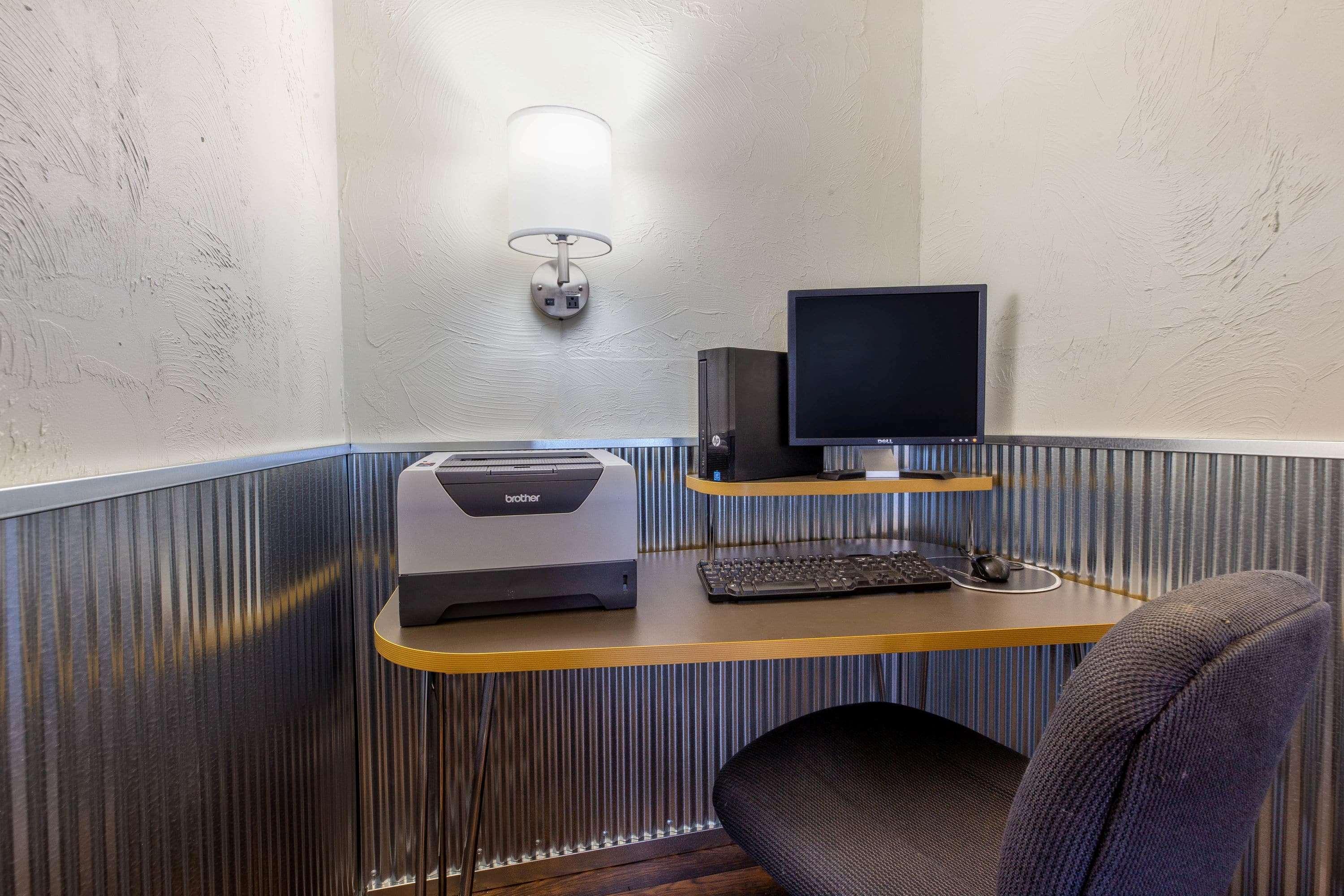 Travelodge By Wyndham Ливингстон Экстерьер фото