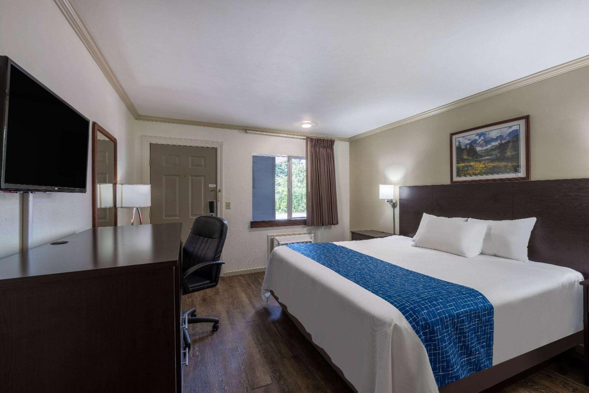 Travelodge By Wyndham Ливингстон Экстерьер фото