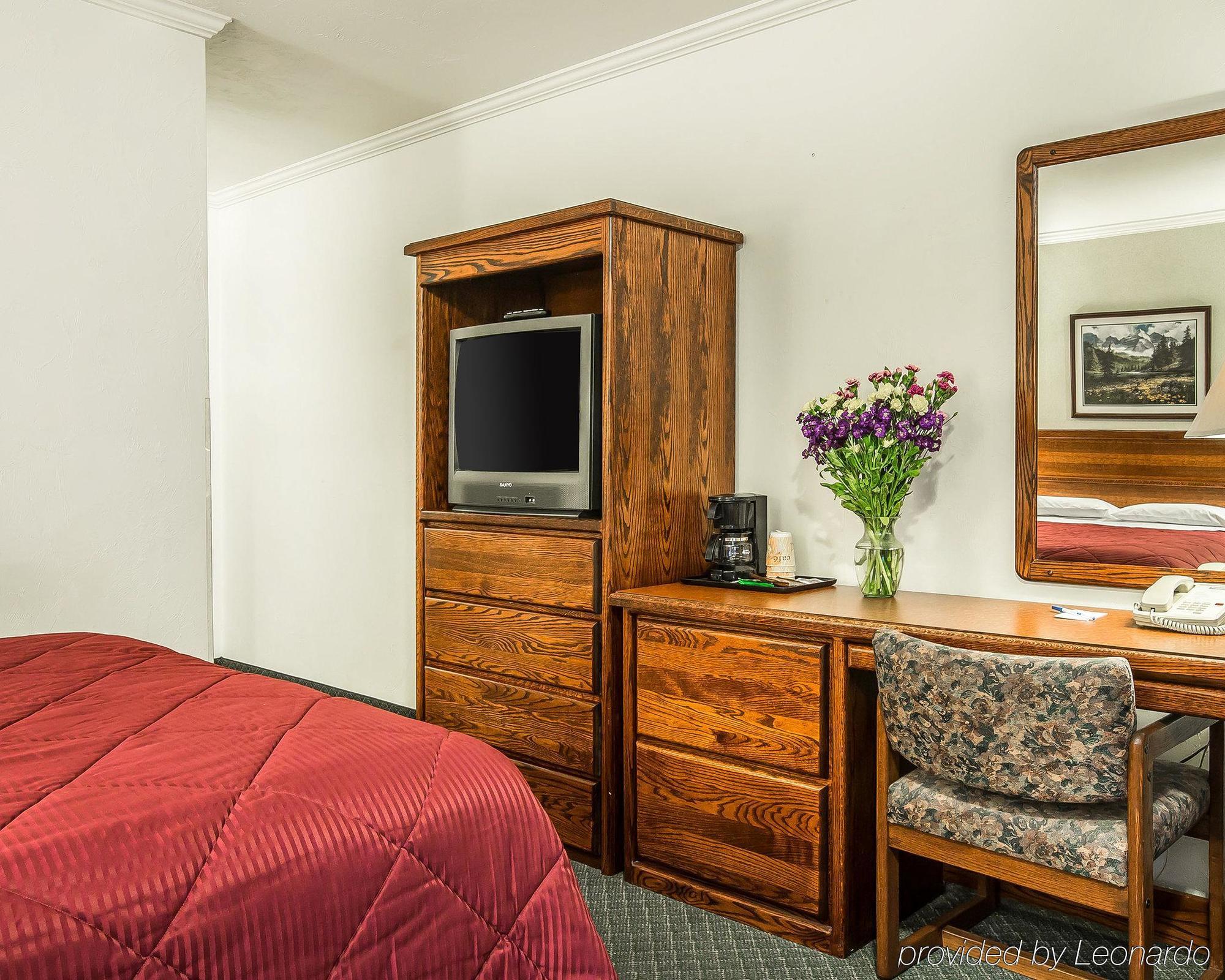 Travelodge By Wyndham Ливингстон Экстерьер фото