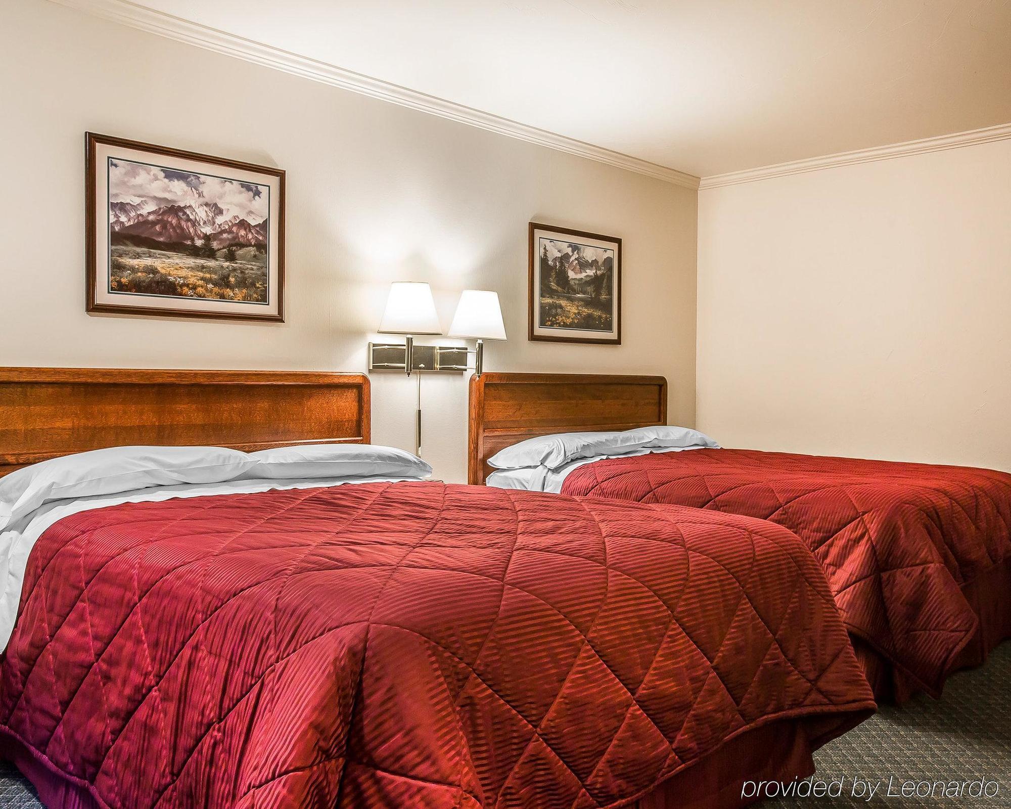 Travelodge By Wyndham Ливингстон Экстерьер фото