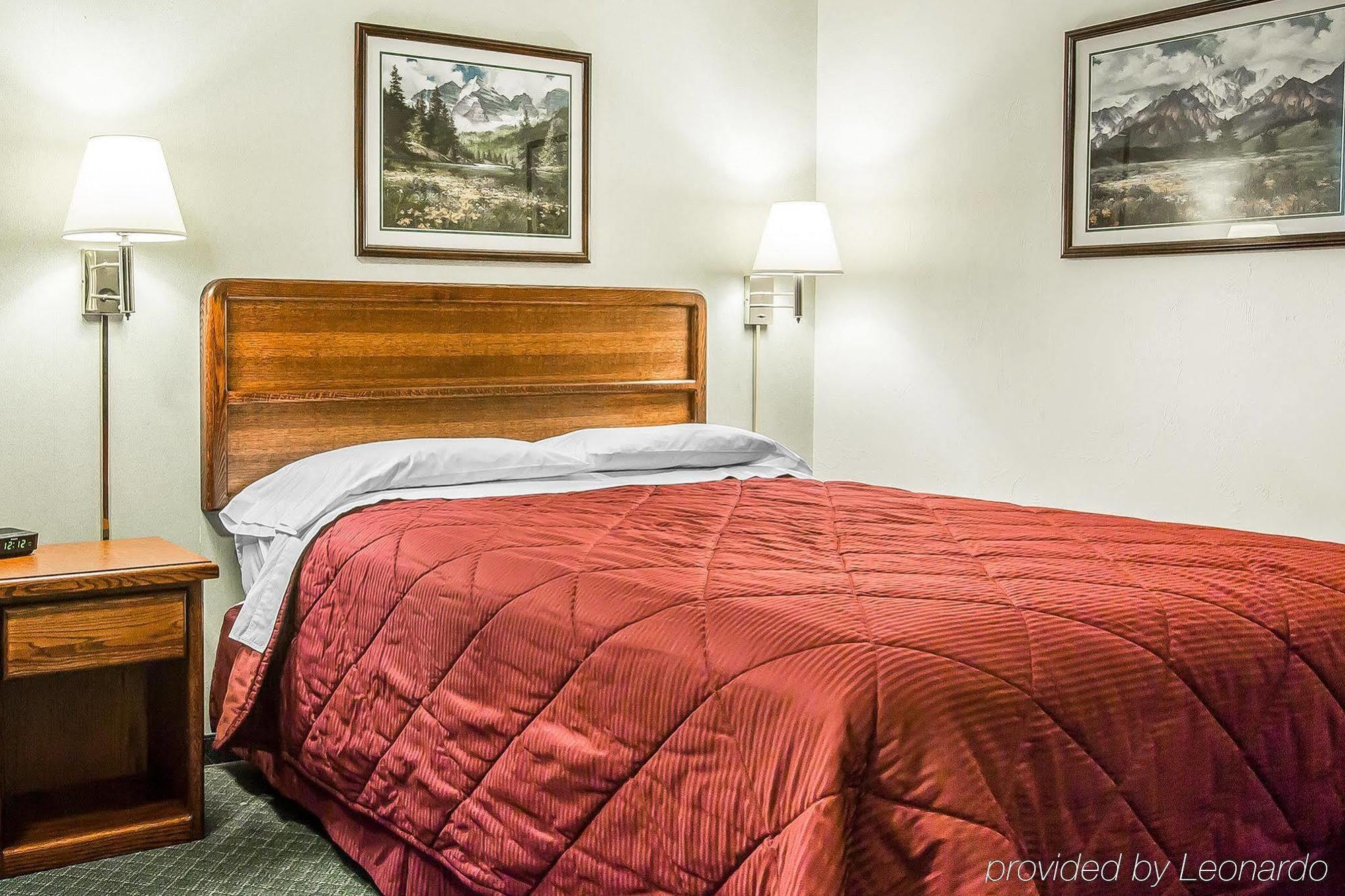 Travelodge By Wyndham Ливингстон Экстерьер фото